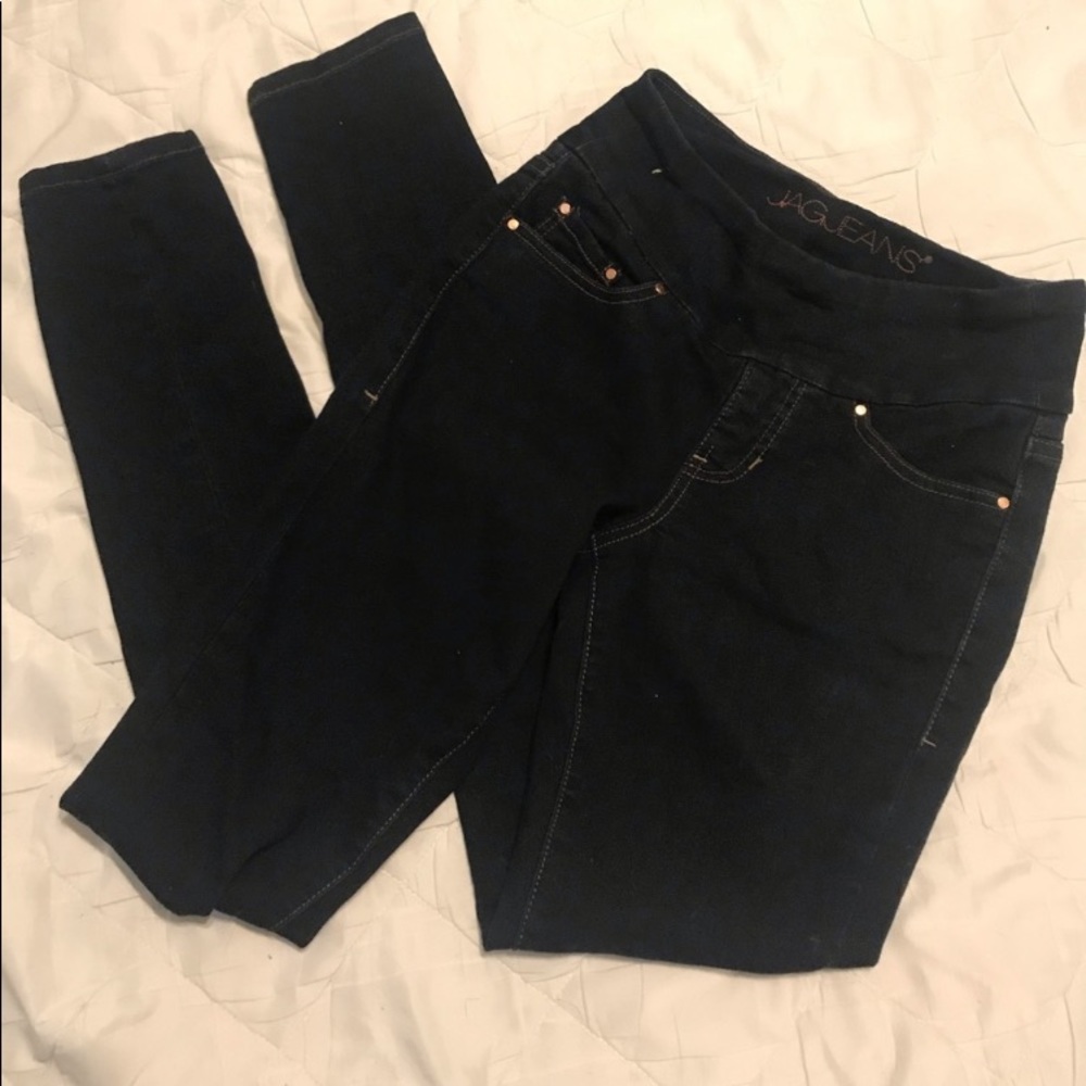 JAG‎ dark wash skinny jeans.